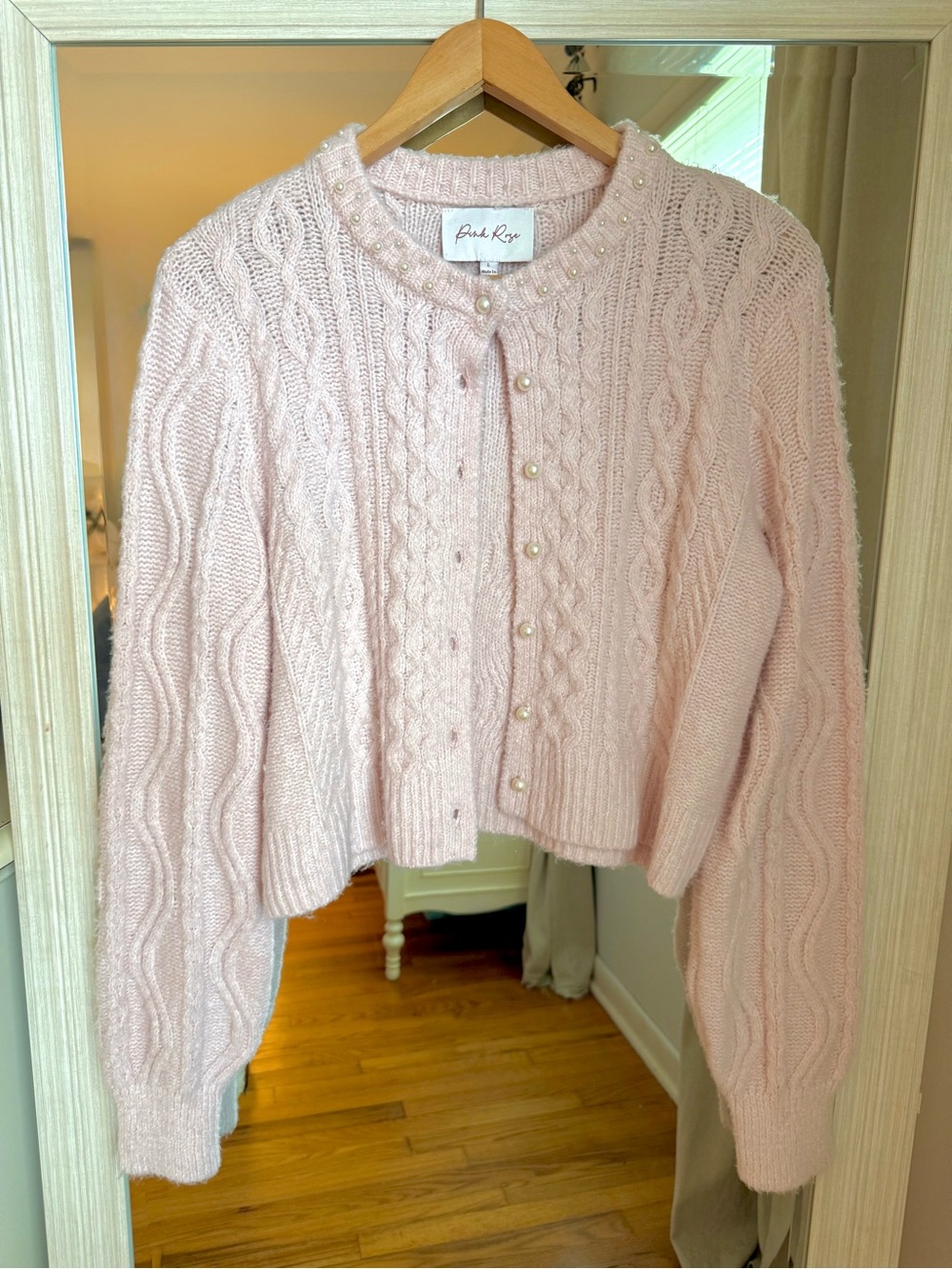 Pink Rose Pearl Embellishment Cable Knit Cropped
Cardigan